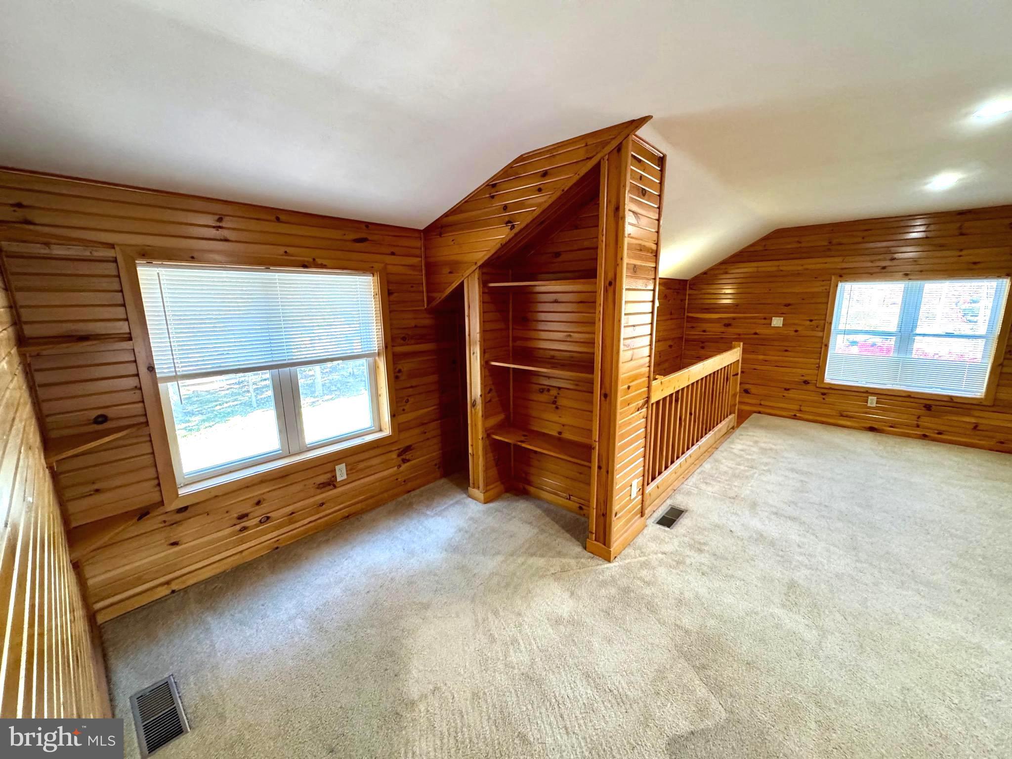 WOODYCREST - Residential