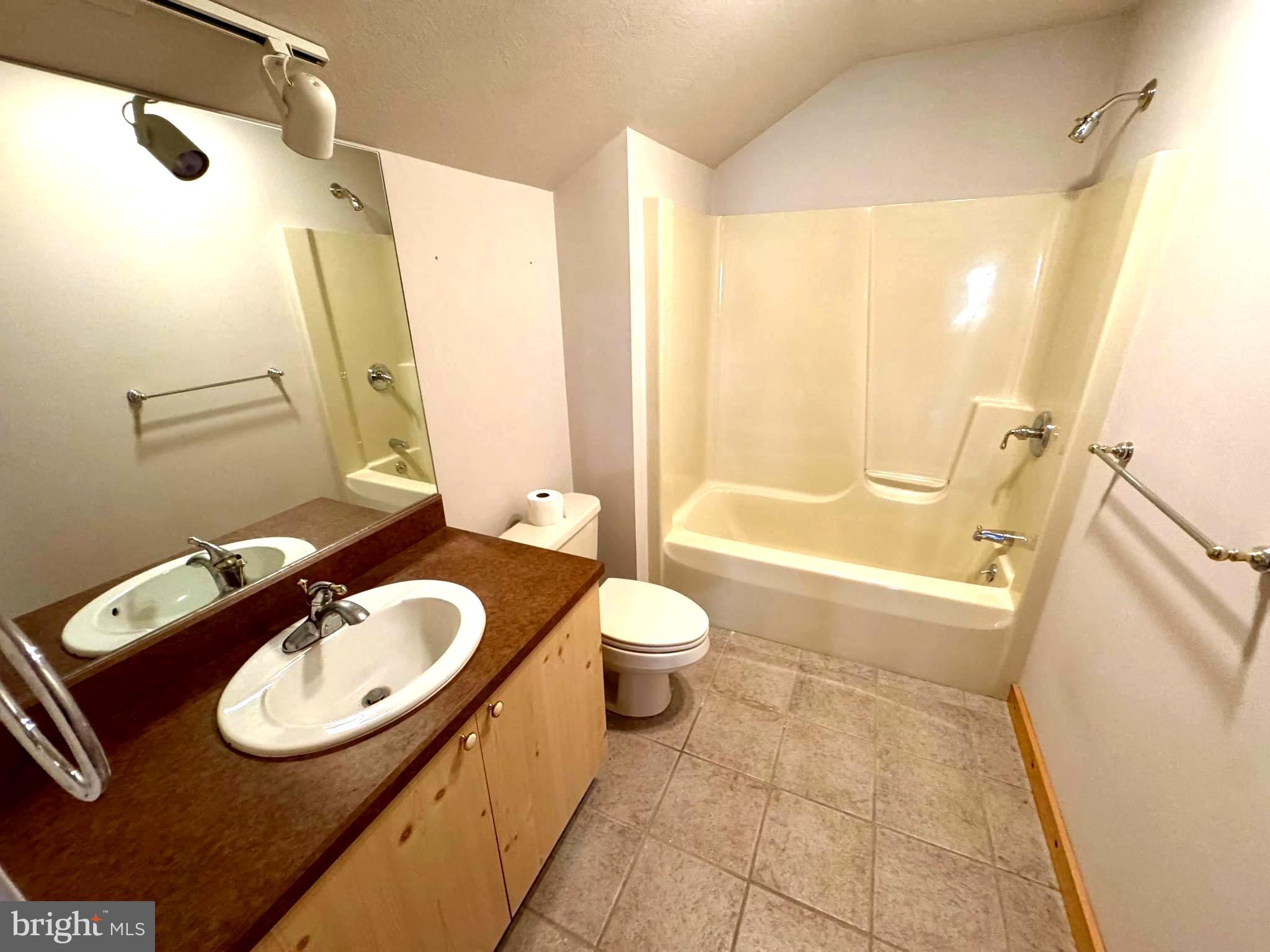 WOODYCREST - Residential