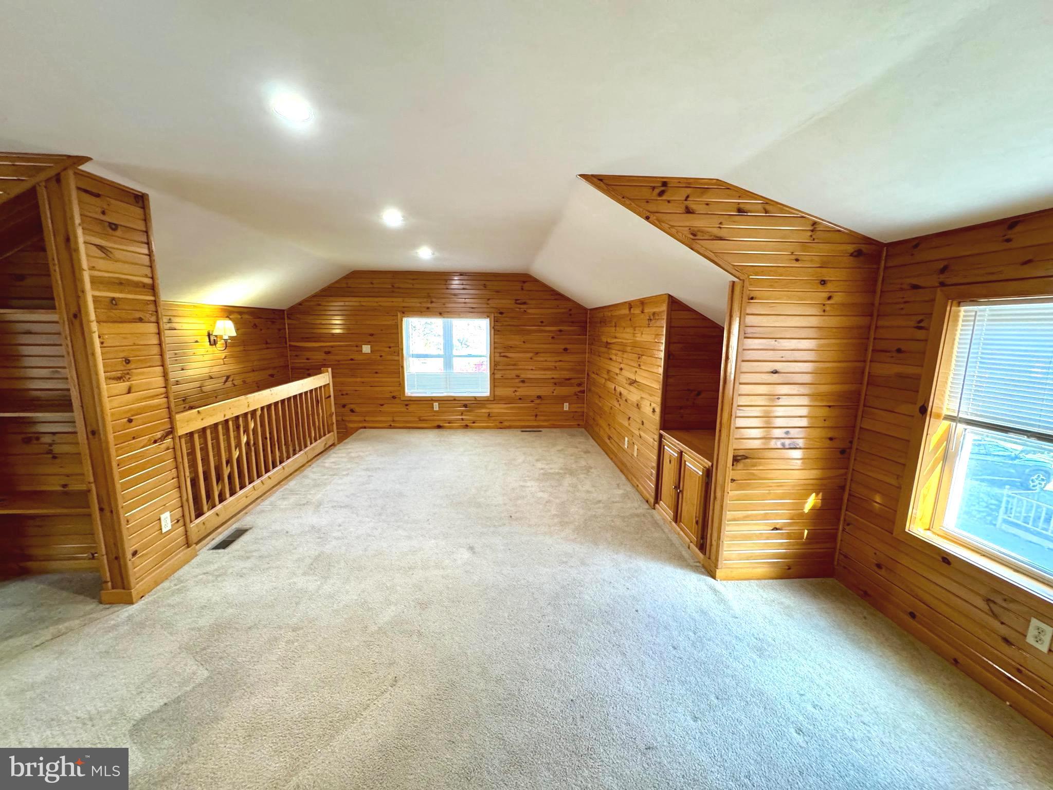 WOODYCREST - Residential