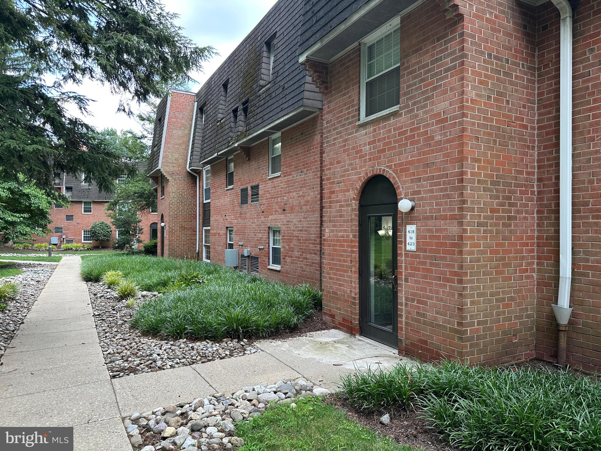 EAST FALLS - Residential