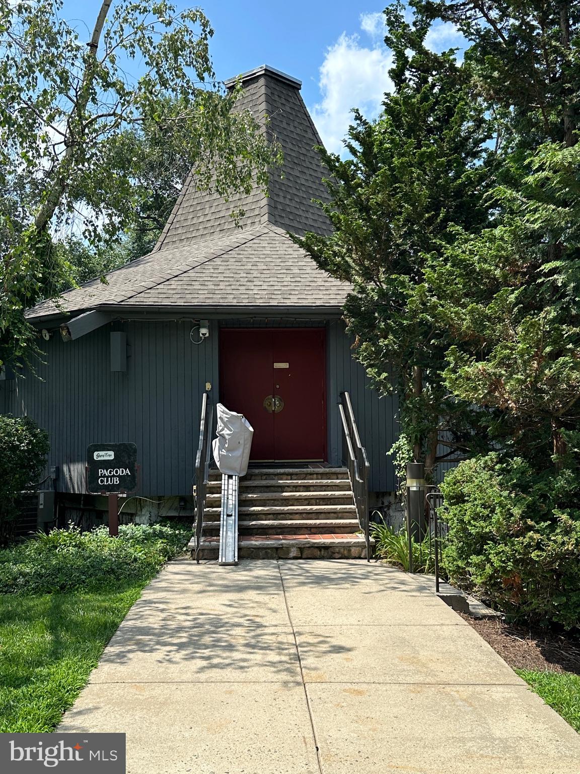 EAST FALLS - Residential