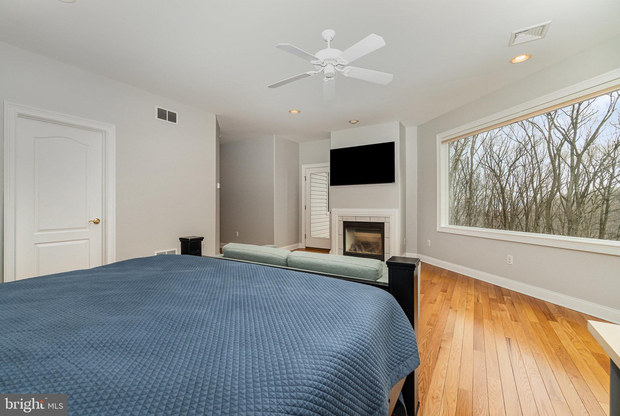 DERRY WOODS - Residential