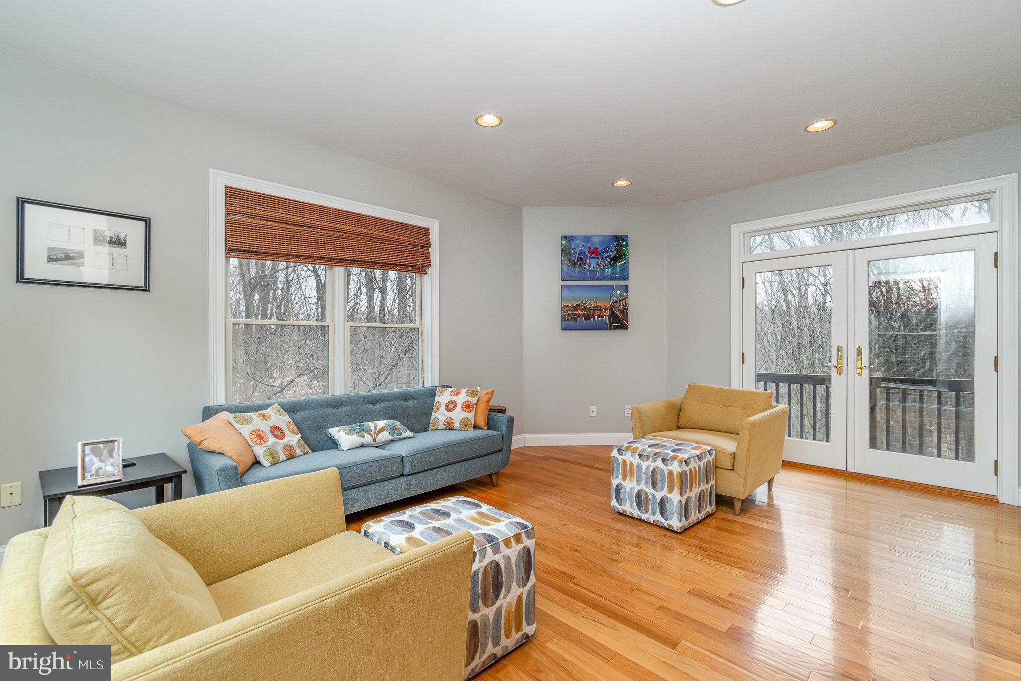 DERRY WOODS - Residential