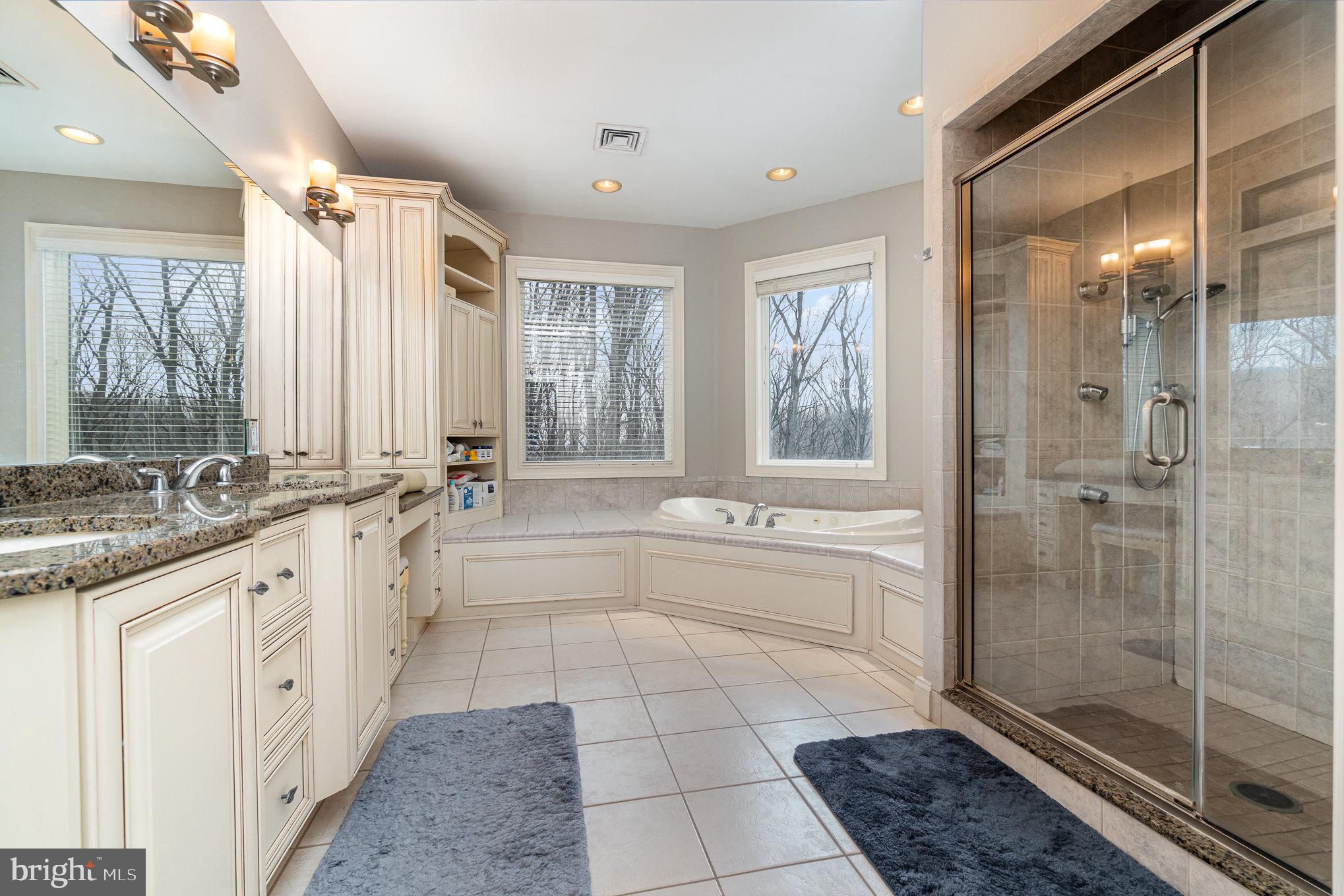 DERRY WOODS - Residential