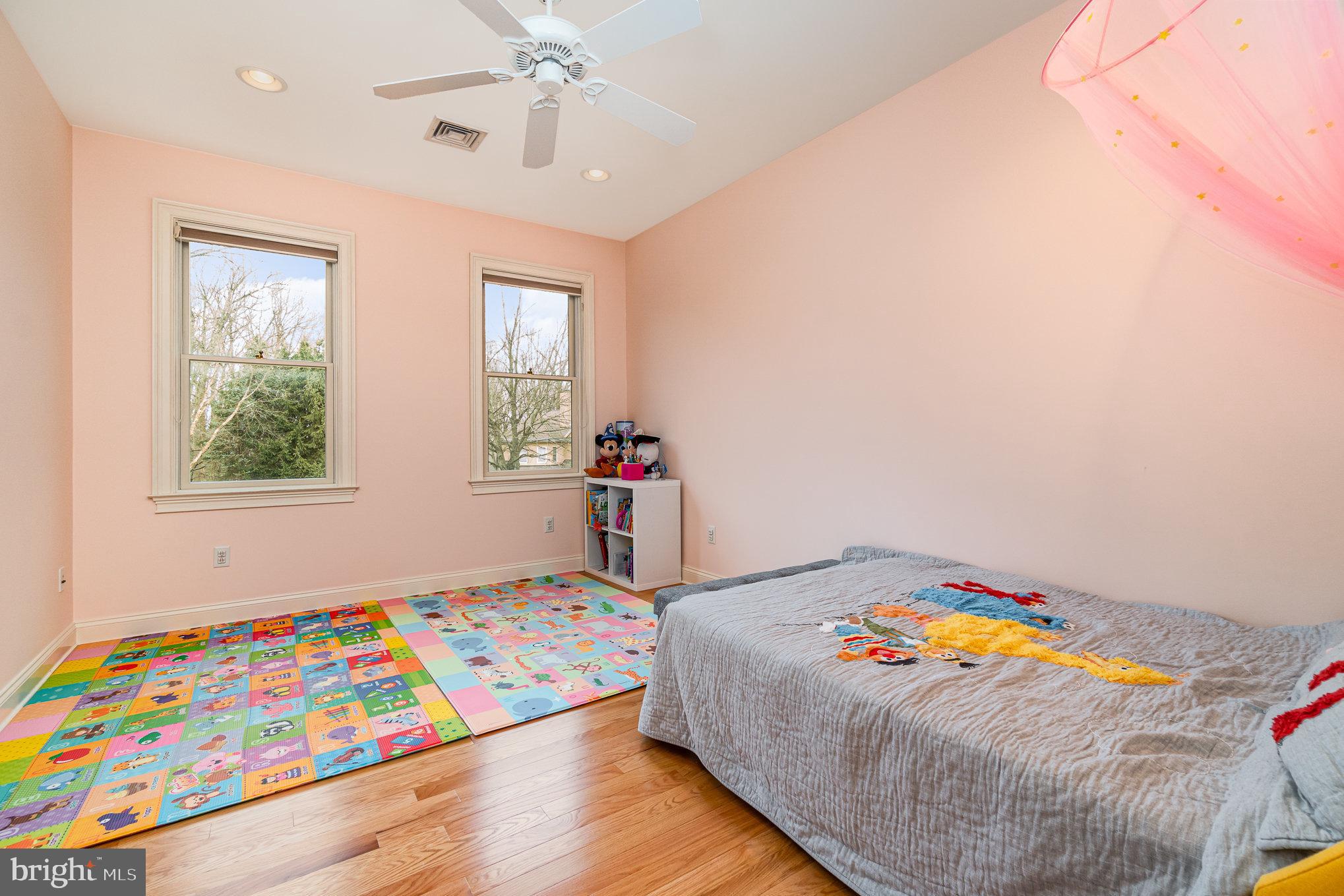 DERRY WOODS - Residential