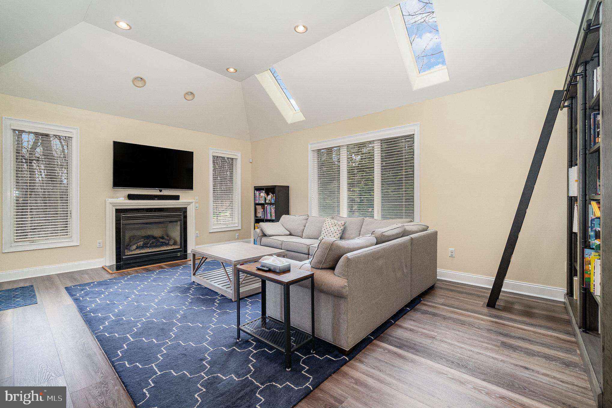 DERRY WOODS - Residential