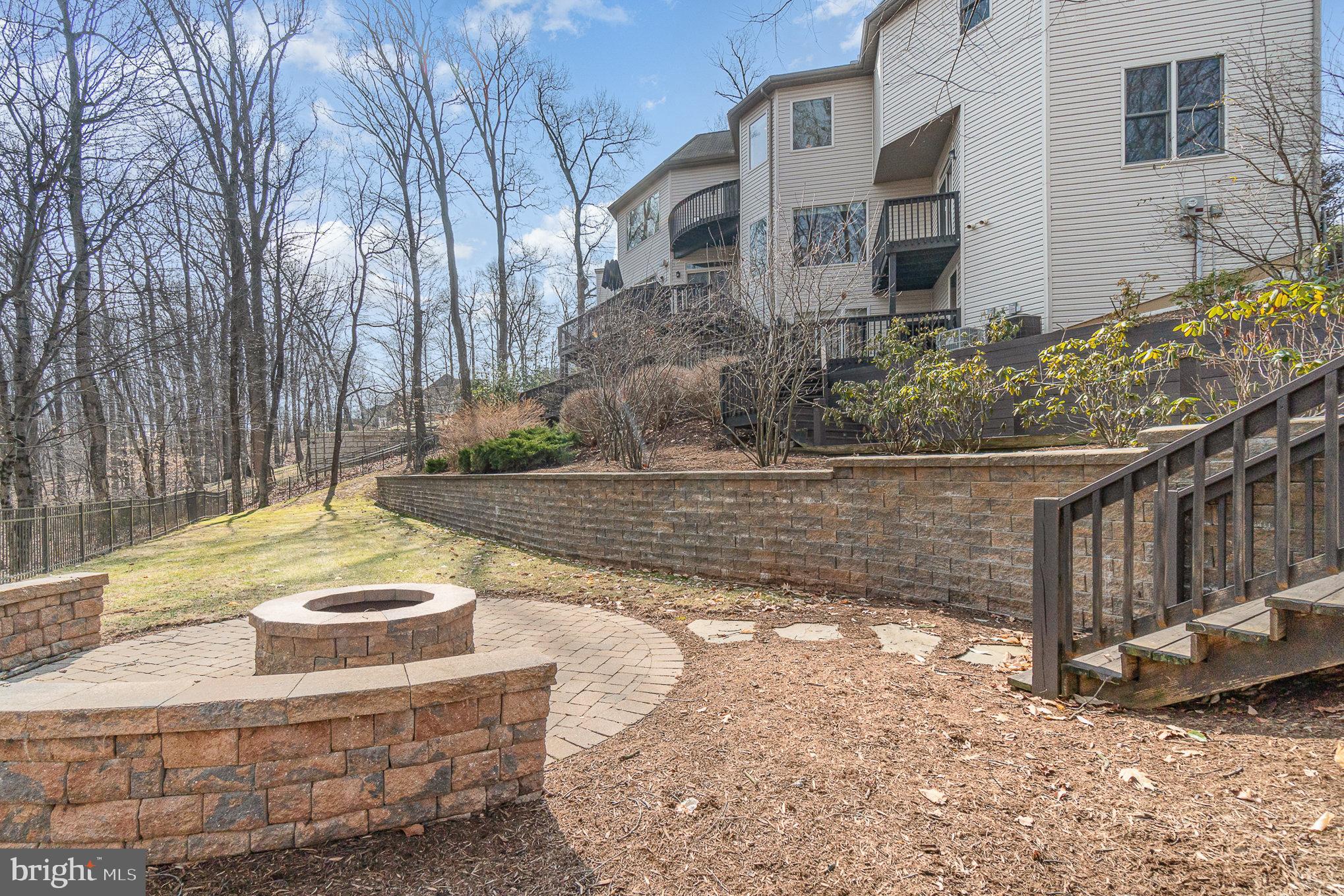 DERRY WOODS - Residential