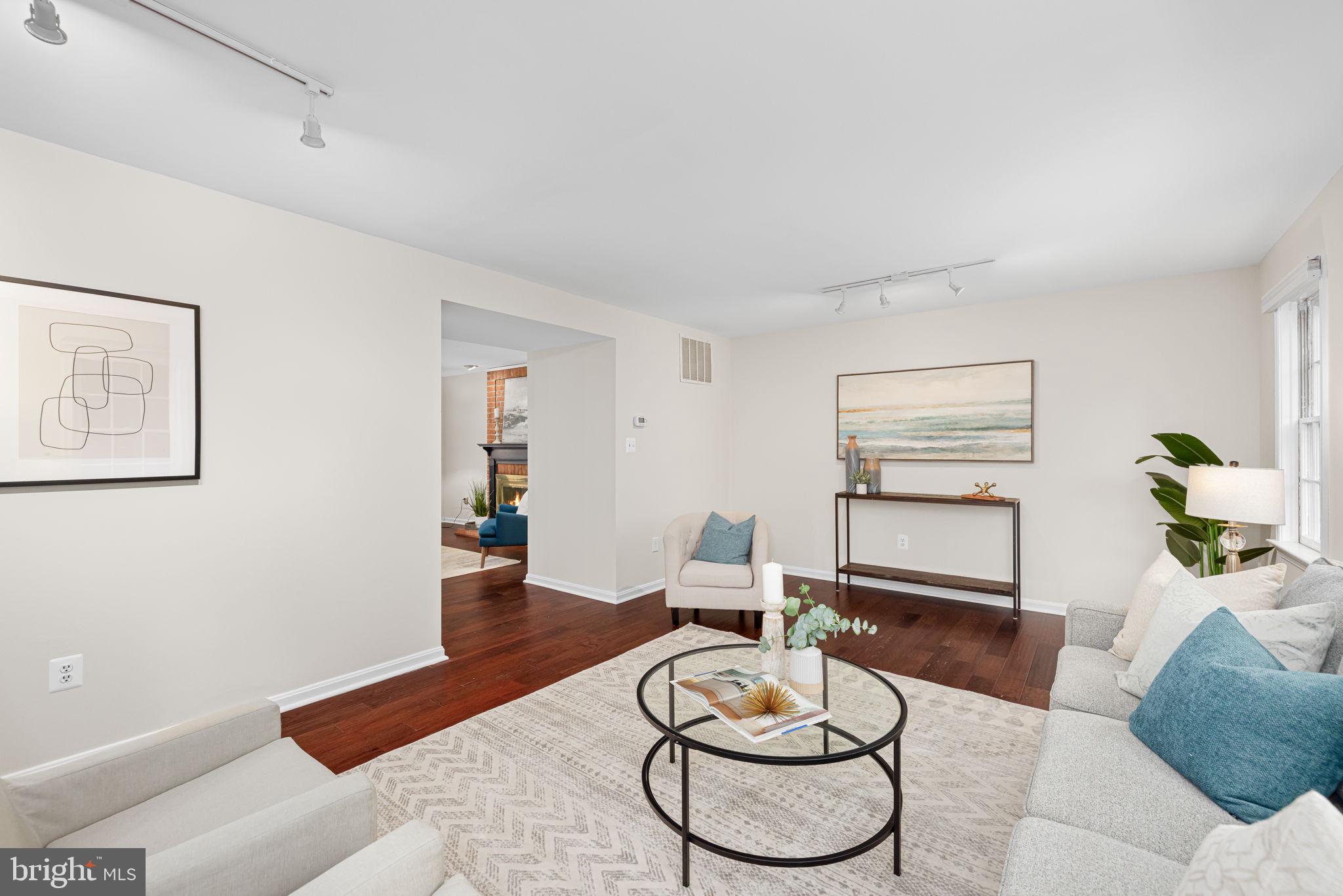 1517 SNUGHILL COURT