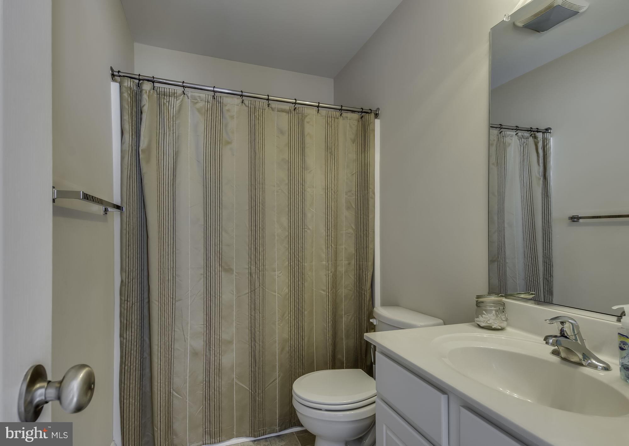 LUCKY SHOE RANCHETTES - Residential