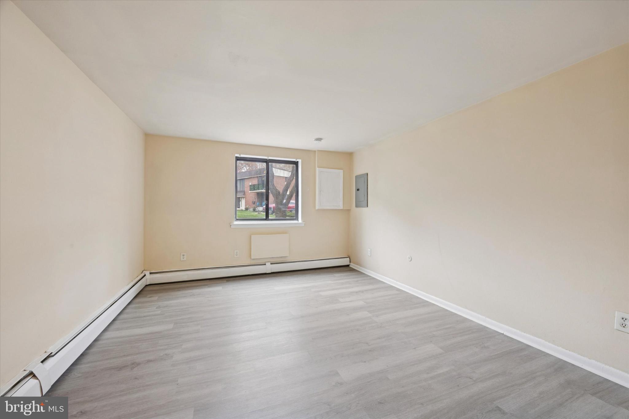 CONTEMPORARY VLG - Residential