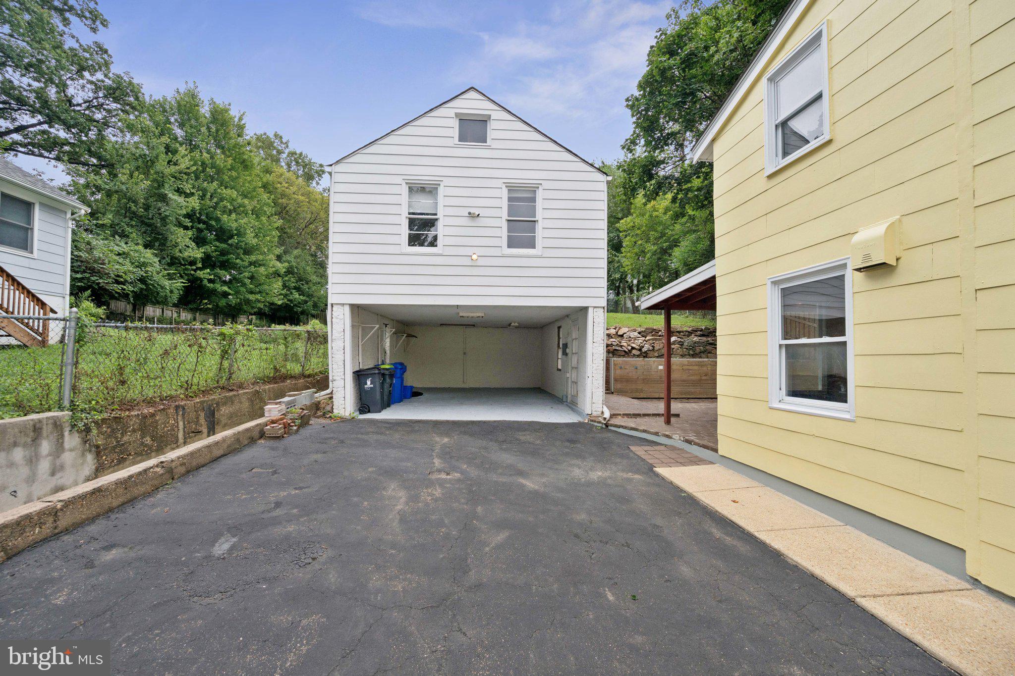 710 SILVER SPRING AVENUE