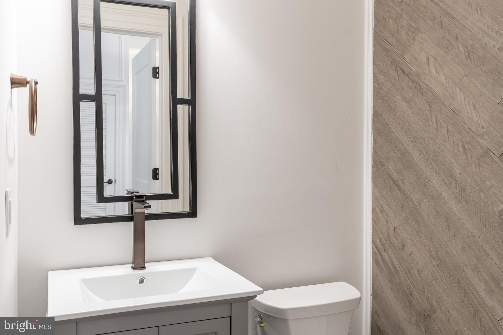 DUPONT CIRCLE - Residential Income