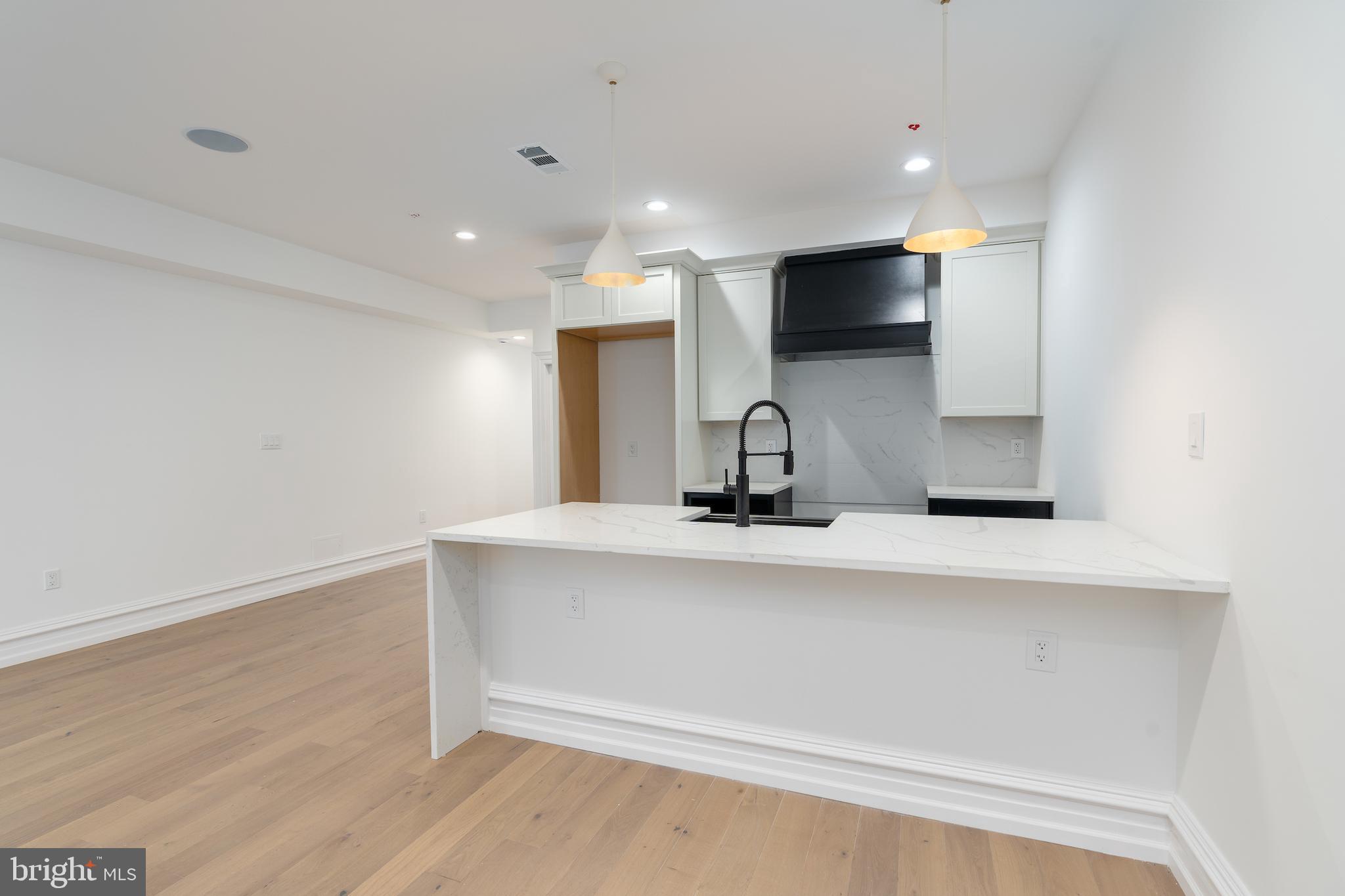 DUPONT CIRCLE - Residential Income