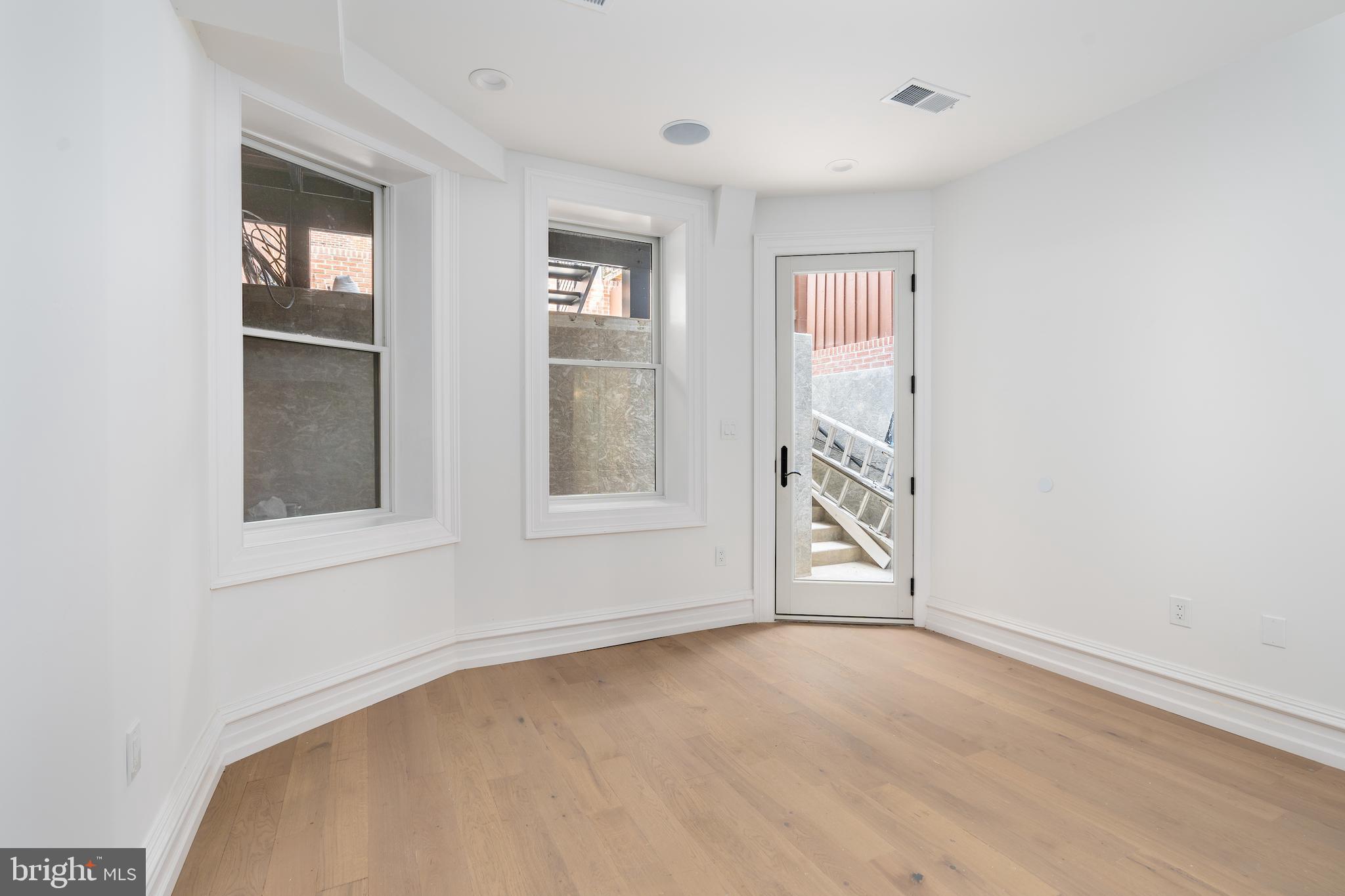 DUPONT CIRCLE - Residential Income