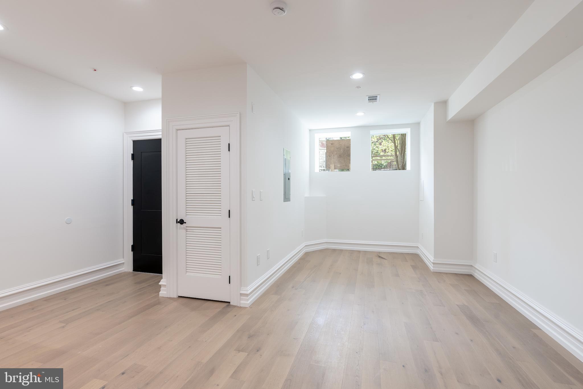 DUPONT CIRCLE - Residential Income