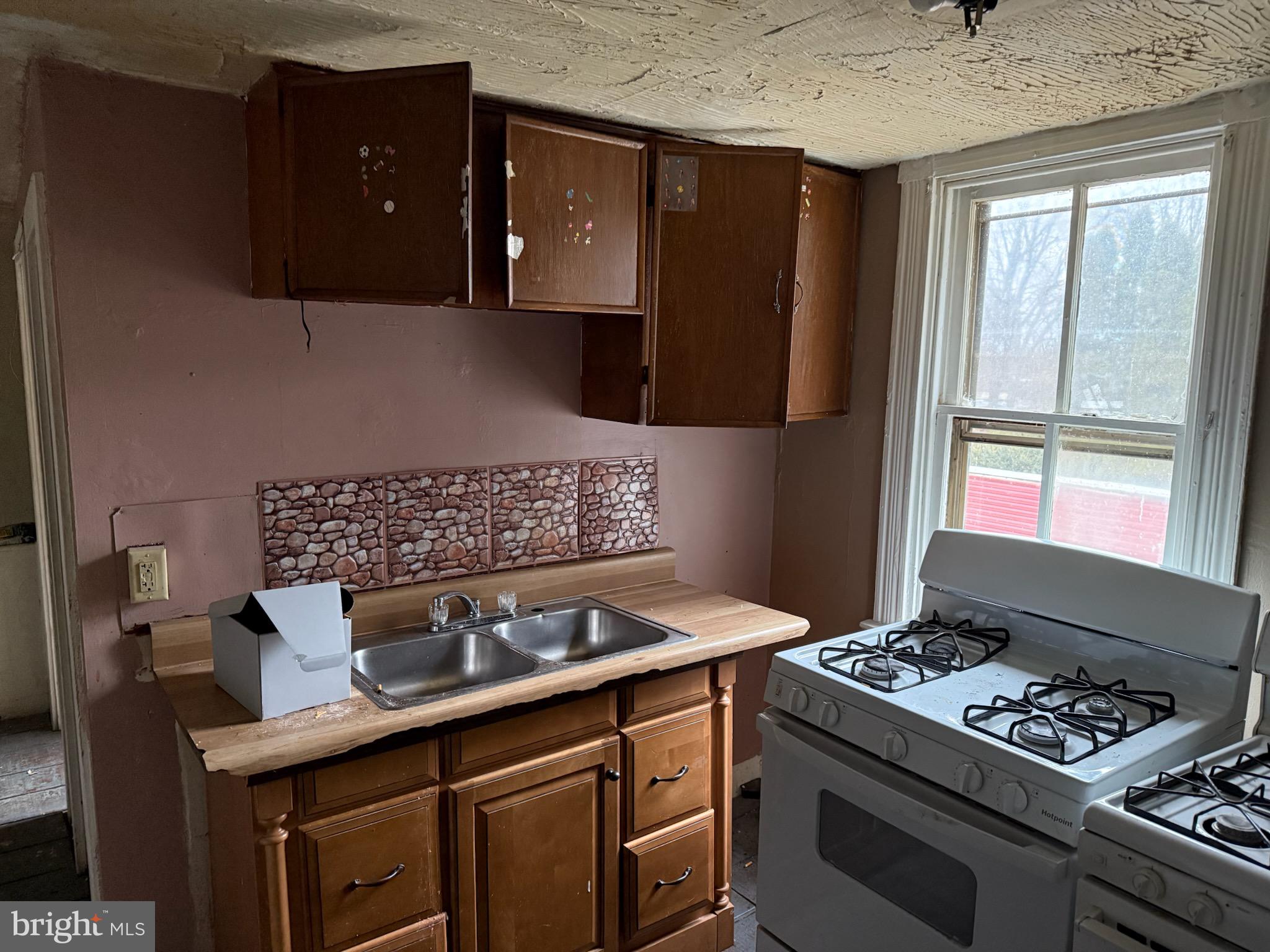 CABBAGE HILL - Residential Income