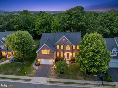Photo of 819 Saddleback Place NE, LEESBURG, VA 20176 (MLS # VALO2126030)
