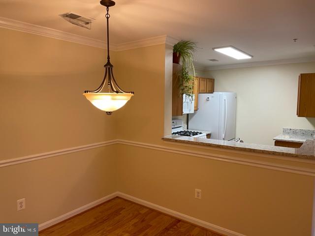BROOKSTONE - Residential