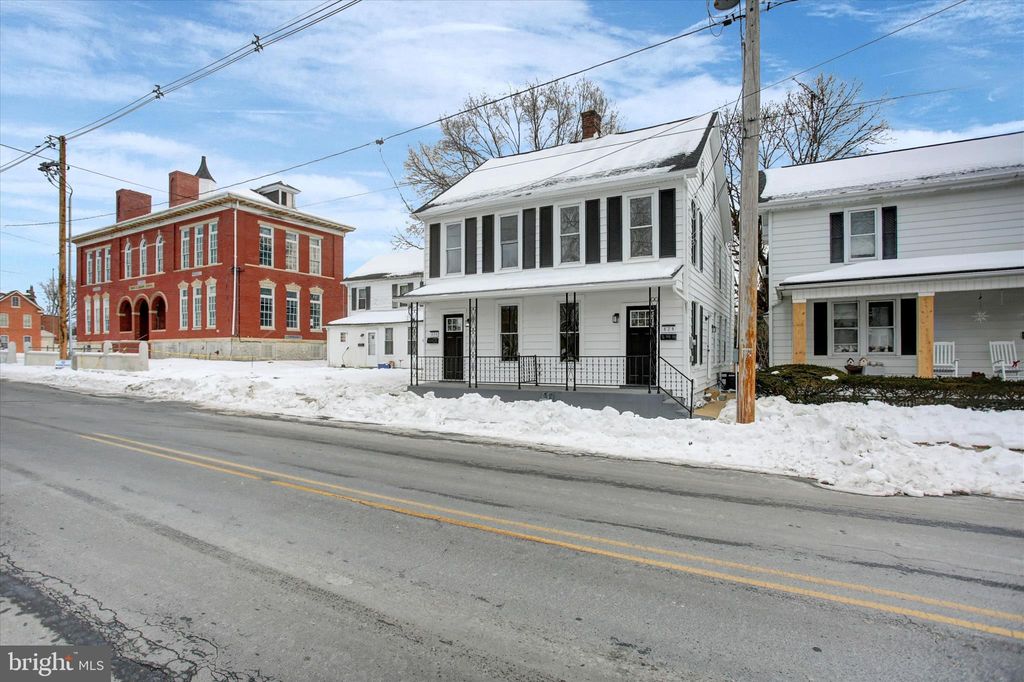 Photo of 830 Broad Street, CHAMBERSBURG, PA 17201 (MLS # PAFL2032544)
