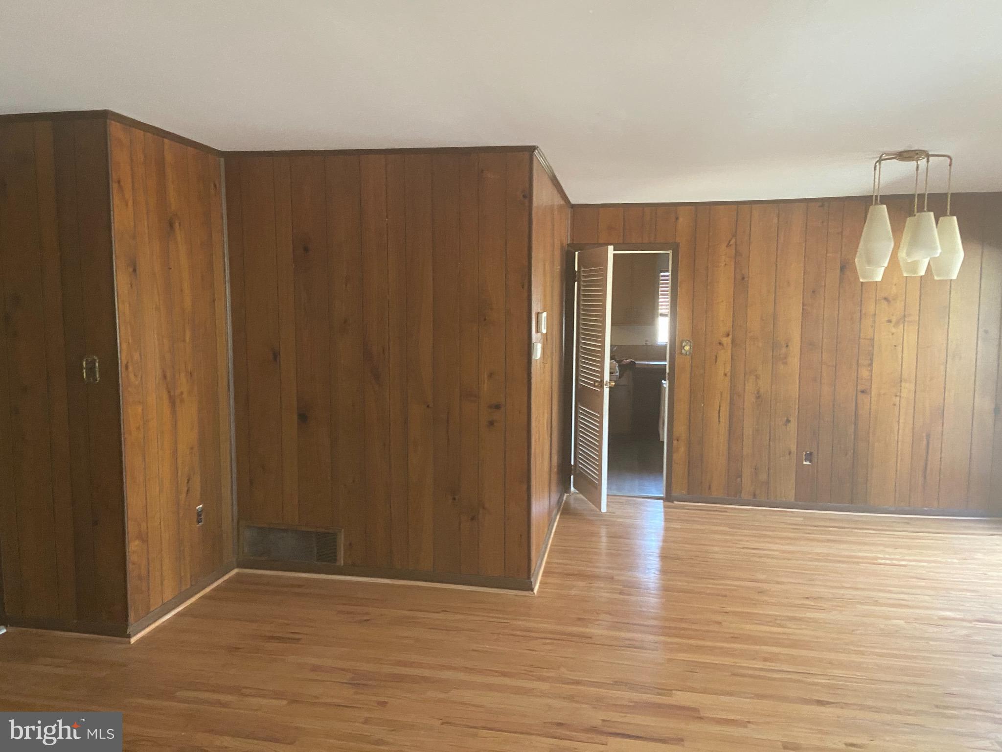 SUTER CIRCLE - Residential