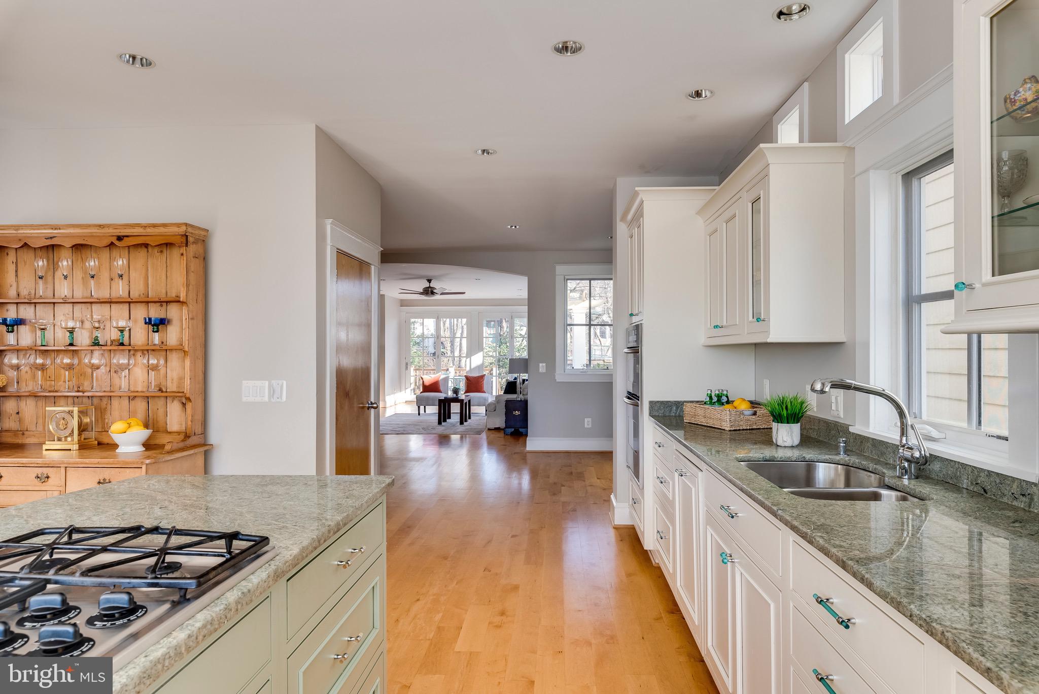 MURRAY HILL - Residential