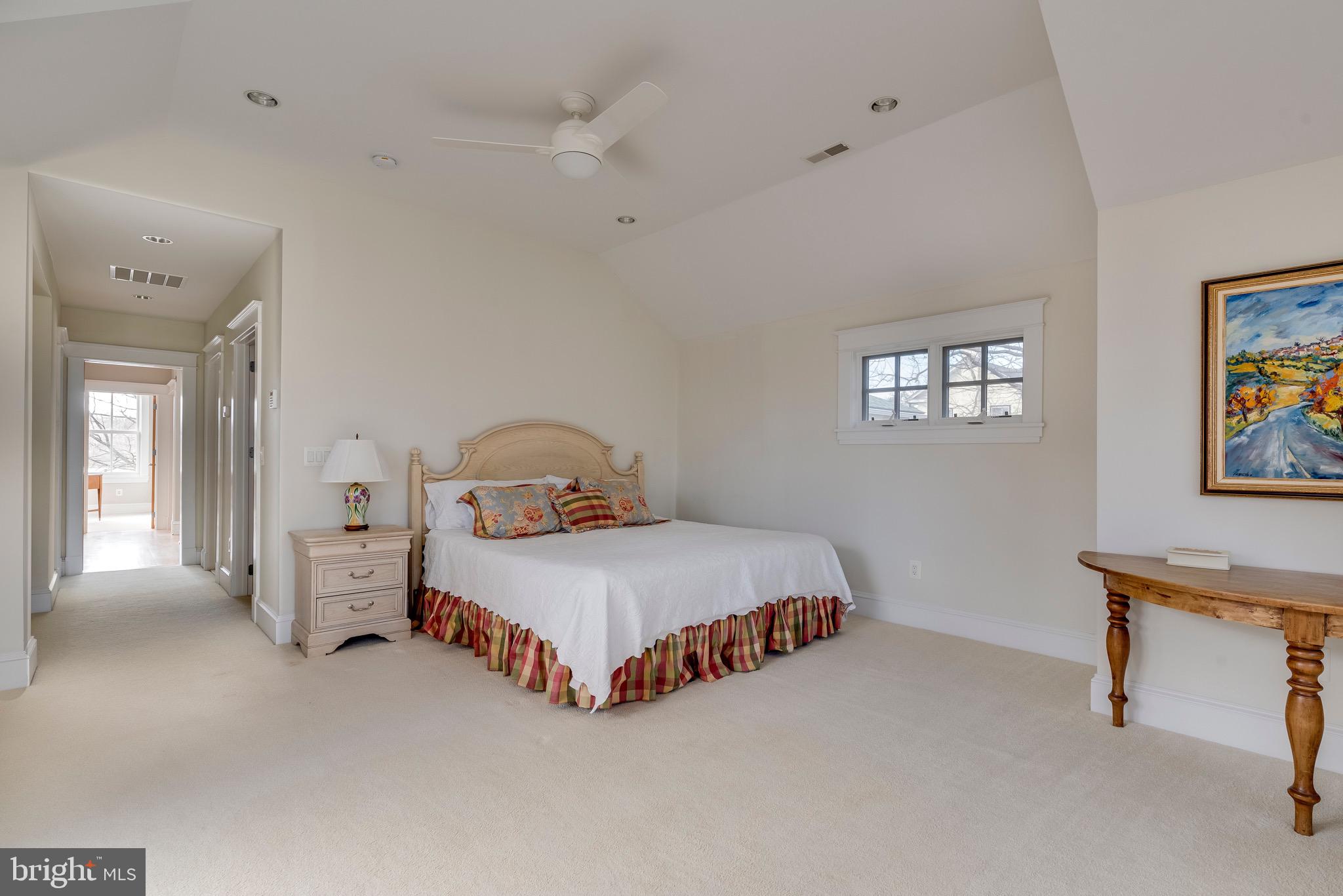 MURRAY HILL - Residential