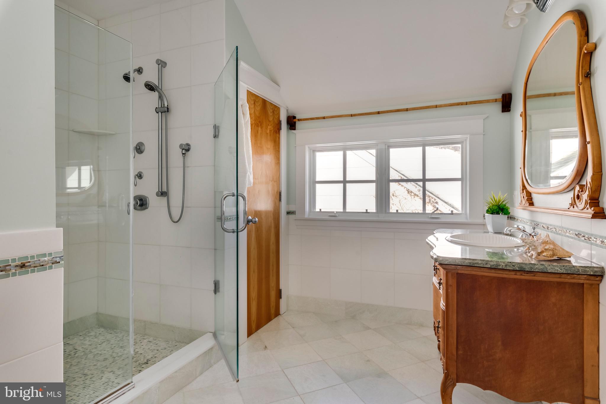 MURRAY HILL - Residential