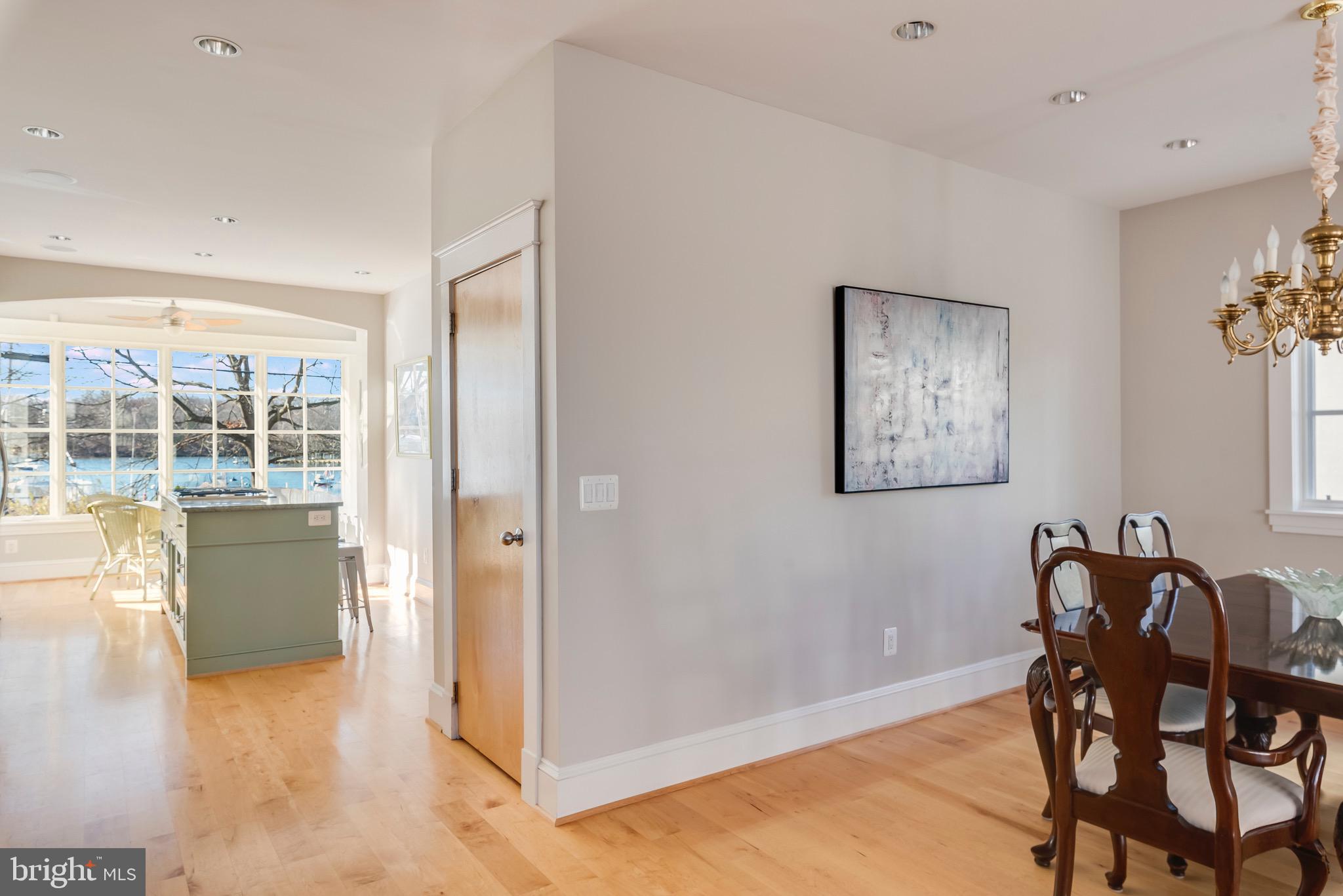 MURRAY HILL - Residential