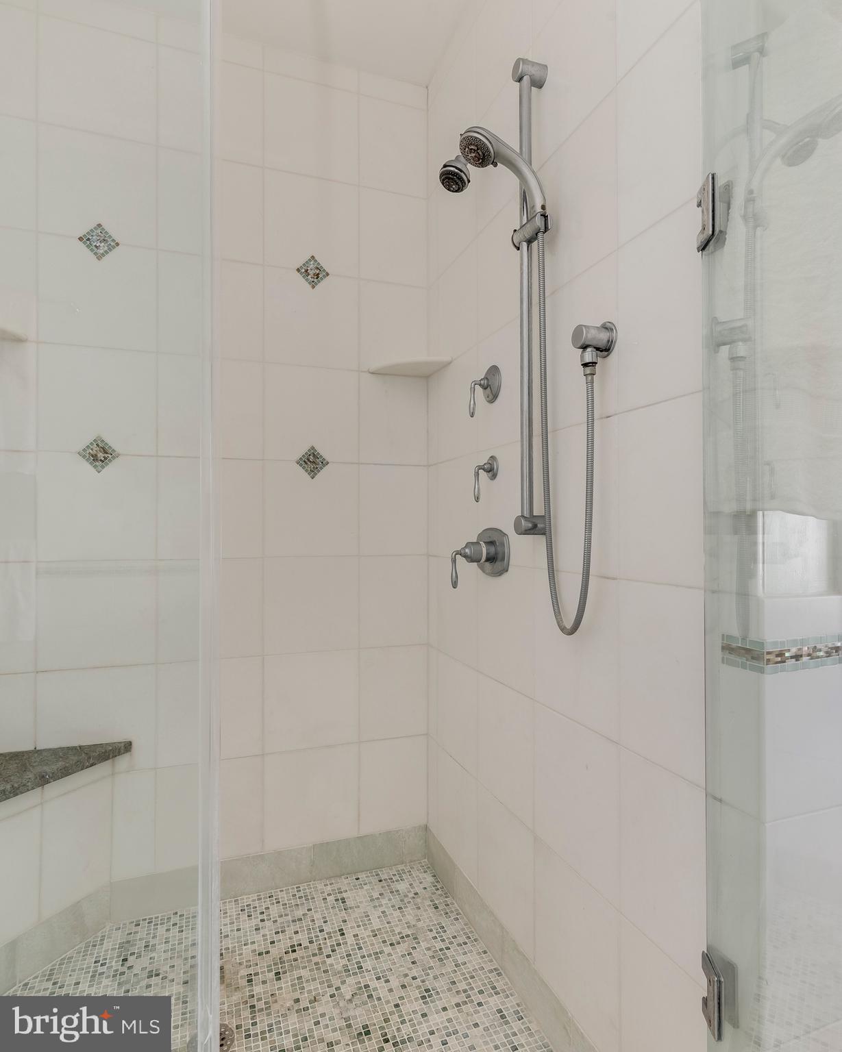 MURRAY HILL - Residential