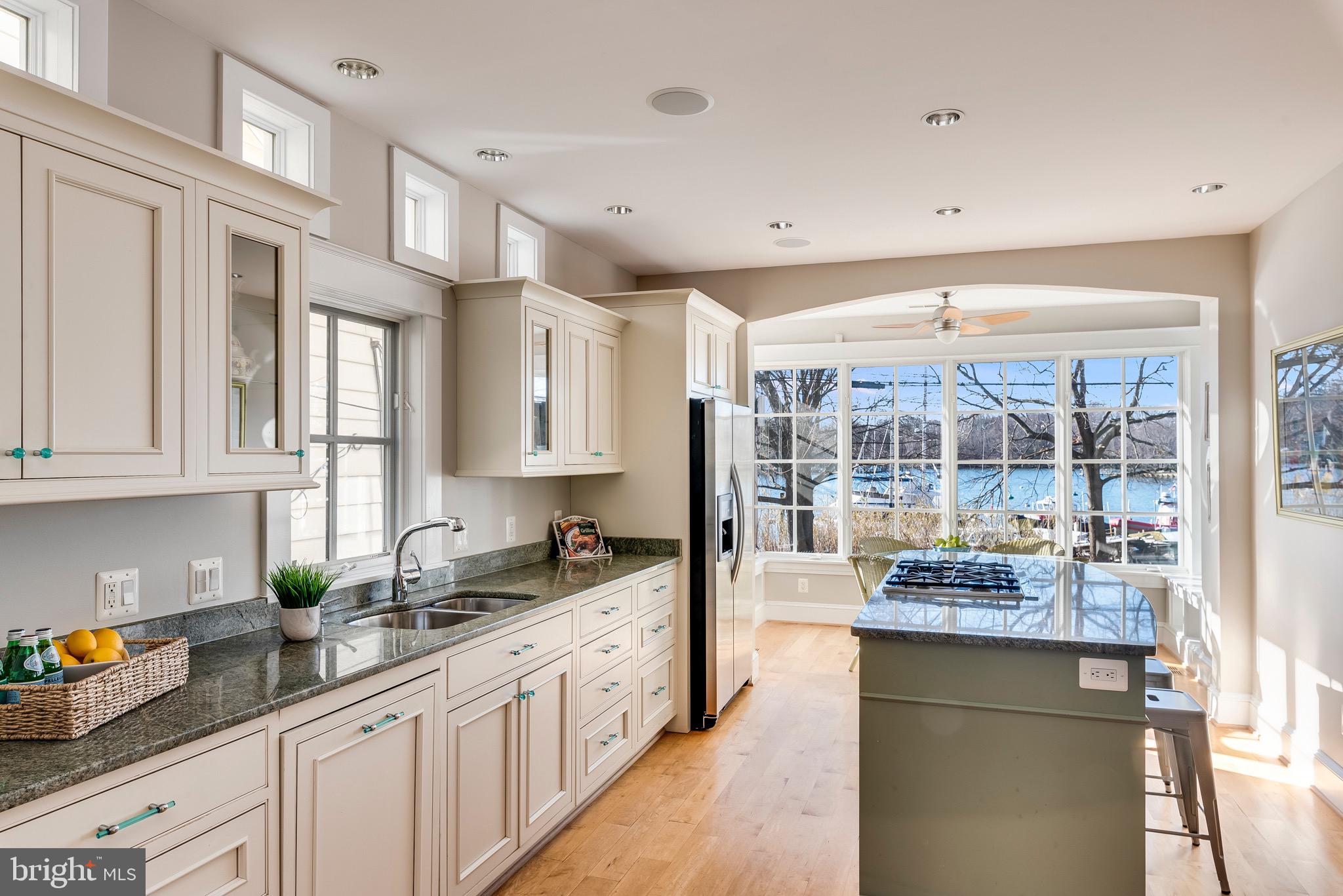 MURRAY HILL - Residential