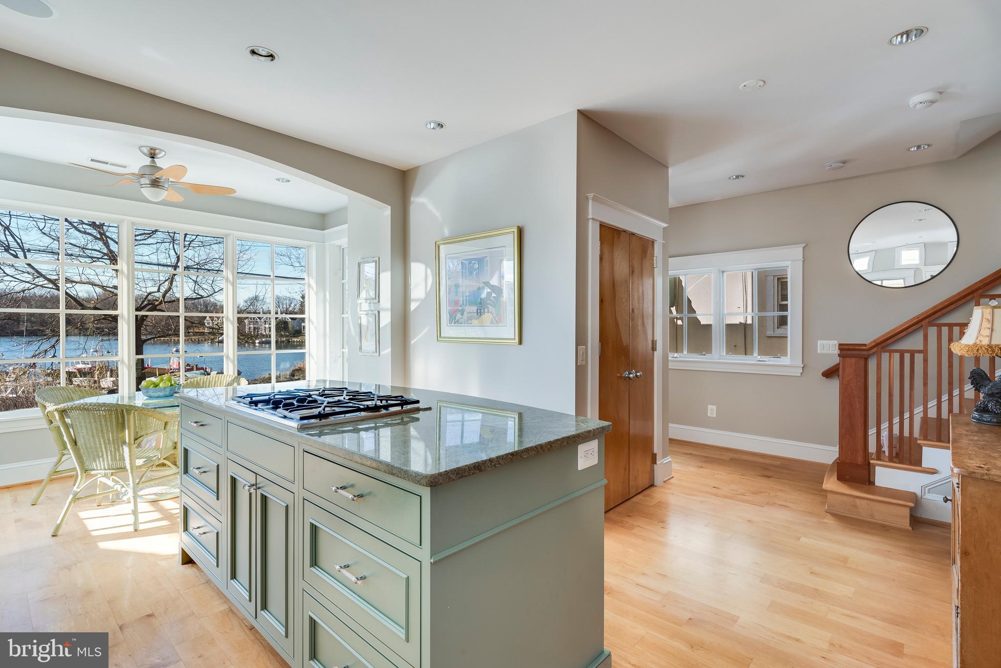 MURRAY HILL - Residential