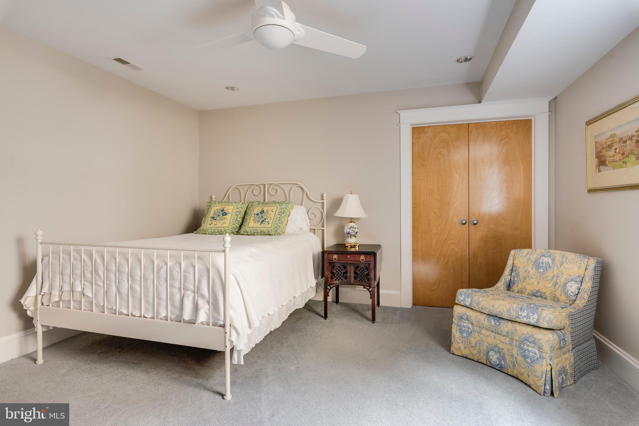 MURRAY HILL - Residential