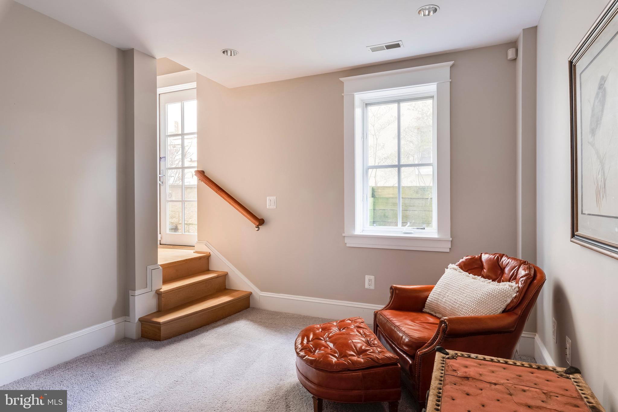 MURRAY HILL - Residential