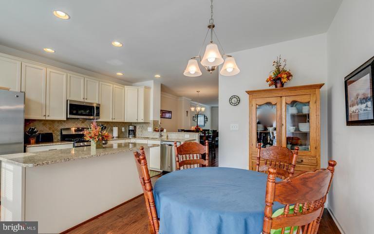 MOOREFIELD - Residential Lease