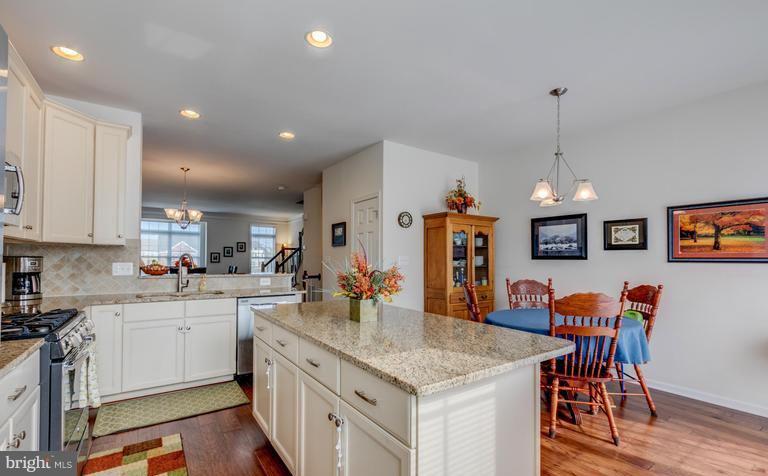 MOOREFIELD - Residential Lease