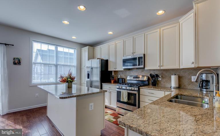 MOOREFIELD - Residential Lease