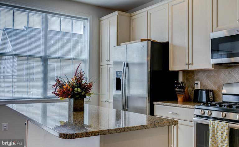 MOOREFIELD - Residential Lease