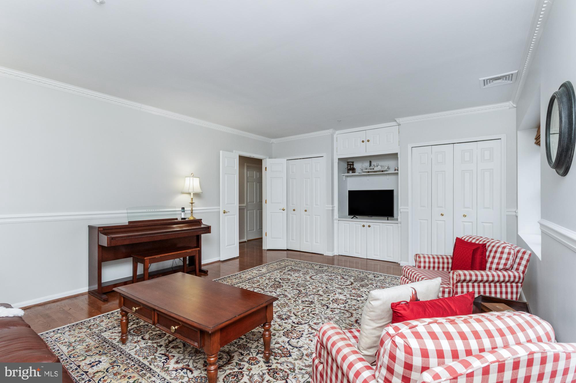 BELMONT FOREST - Residential