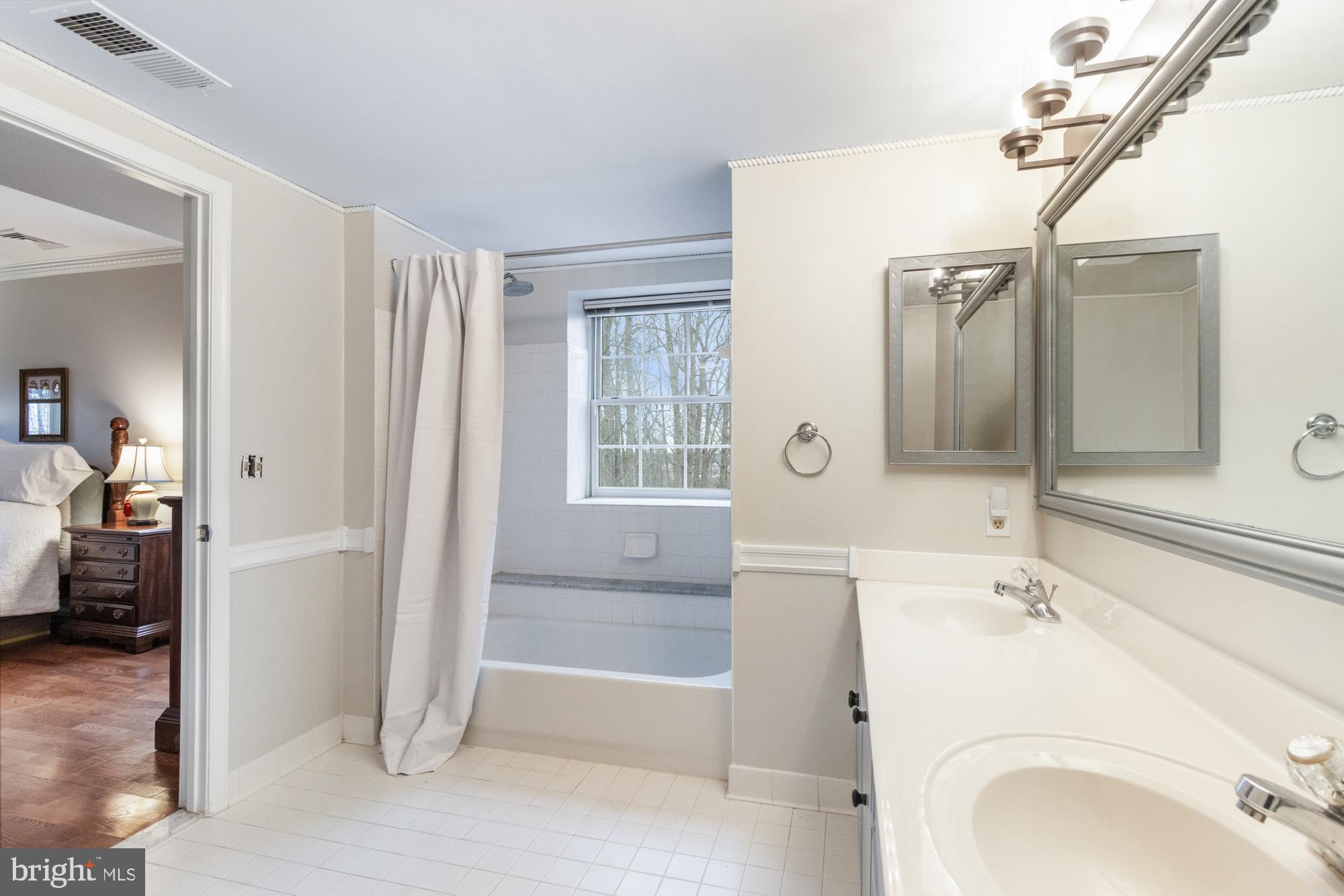 BELMONT FOREST - Residential