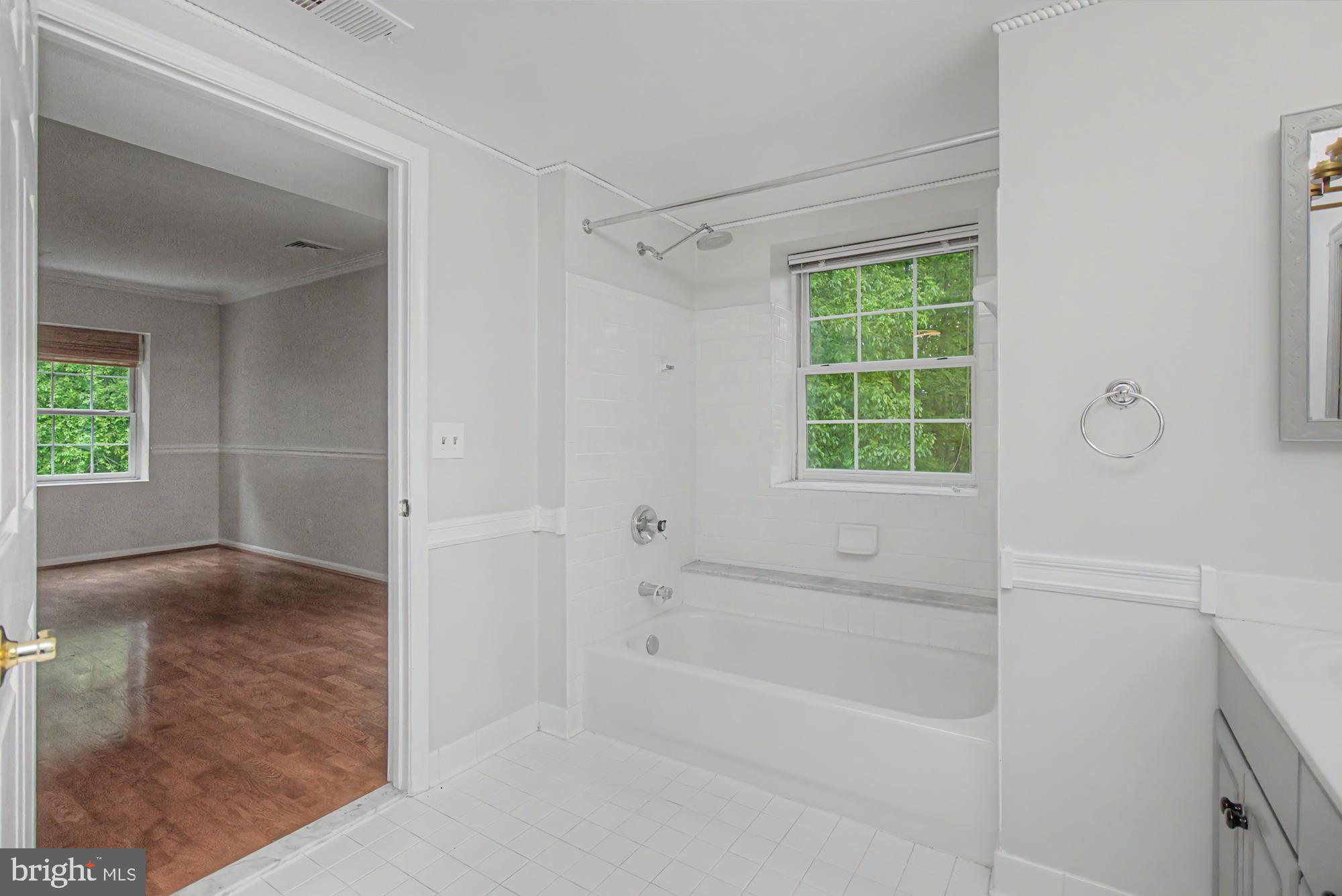 BELMONT FOREST - Residential