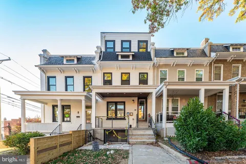 MLS: DCDC2274580