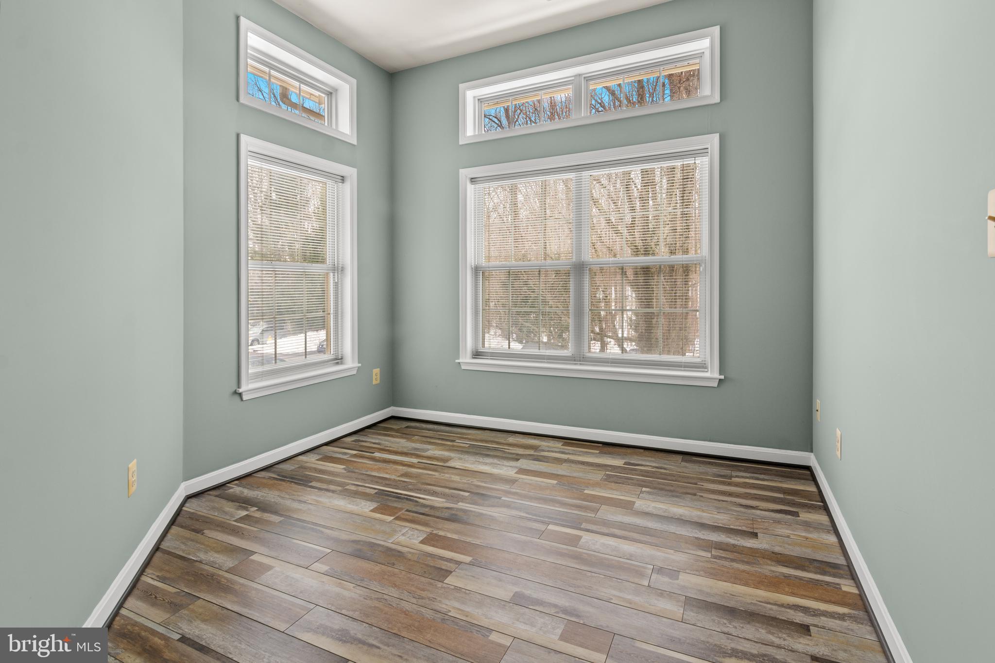 LAUREL WOODS - Residential