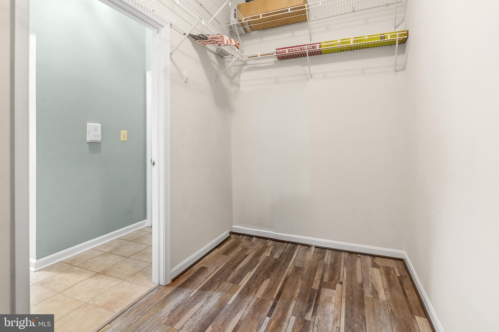 LAUREL WOODS - Residential