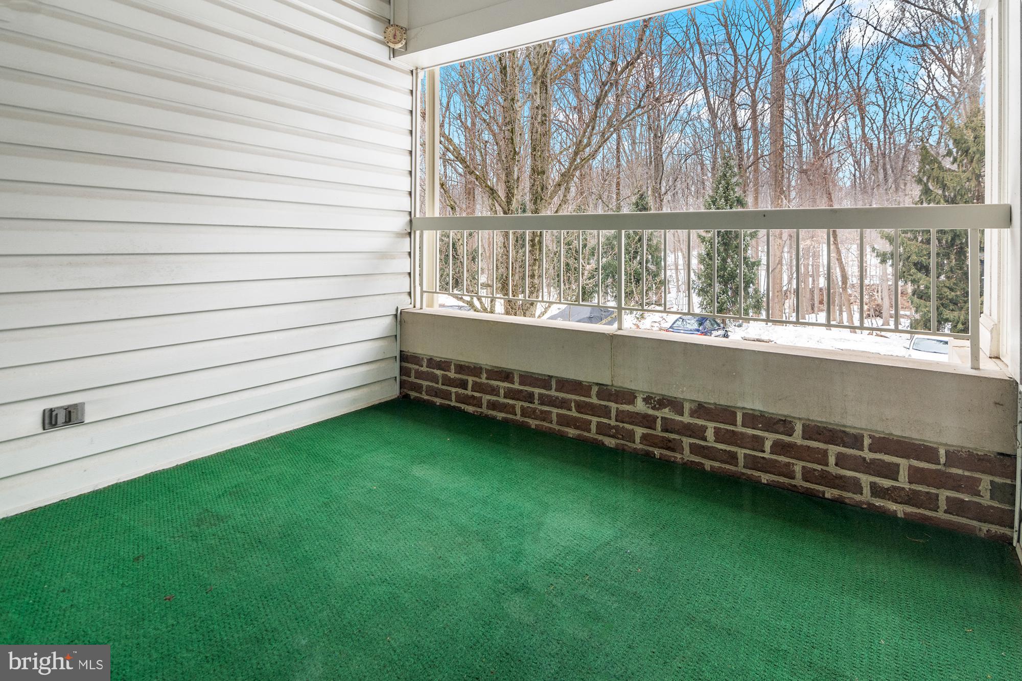 LAUREL WOODS - Residential