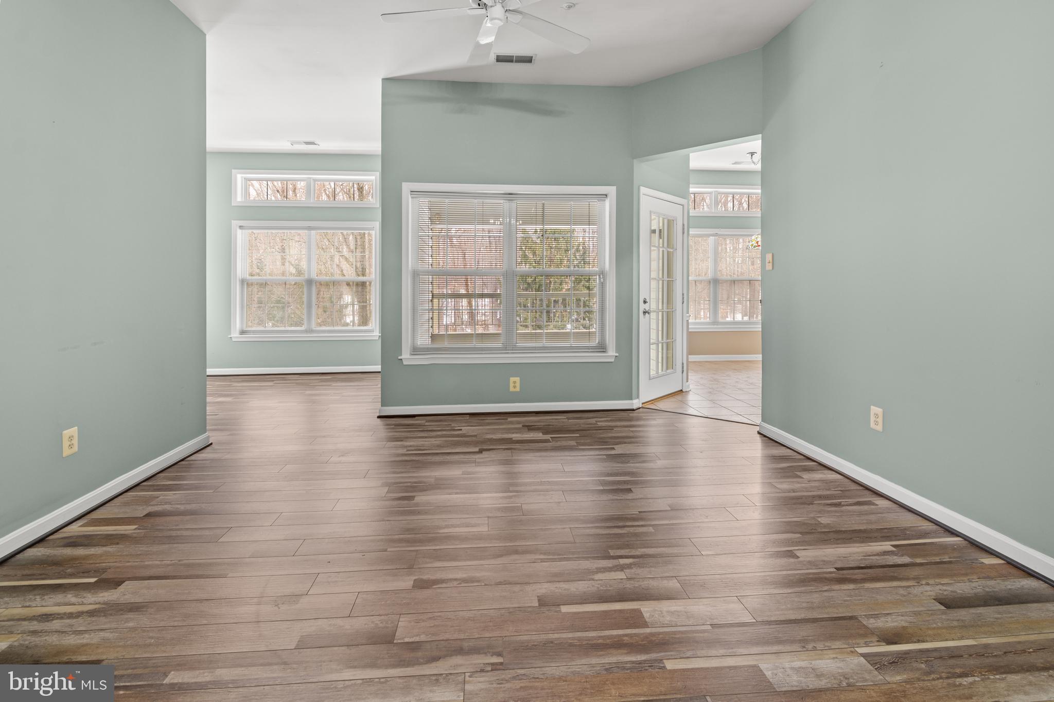 LAUREL WOODS - Residential