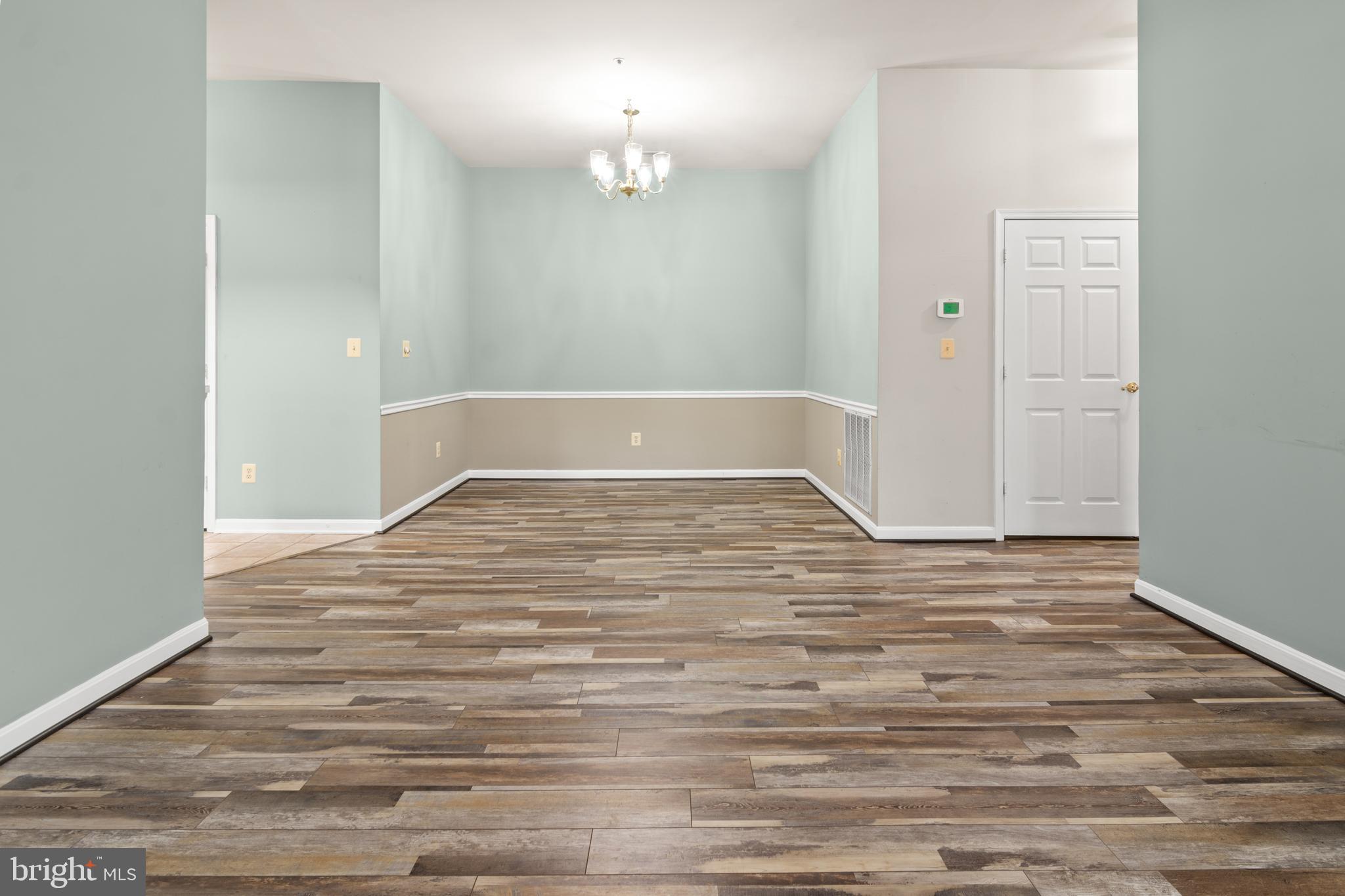 LAUREL WOODS - Residential