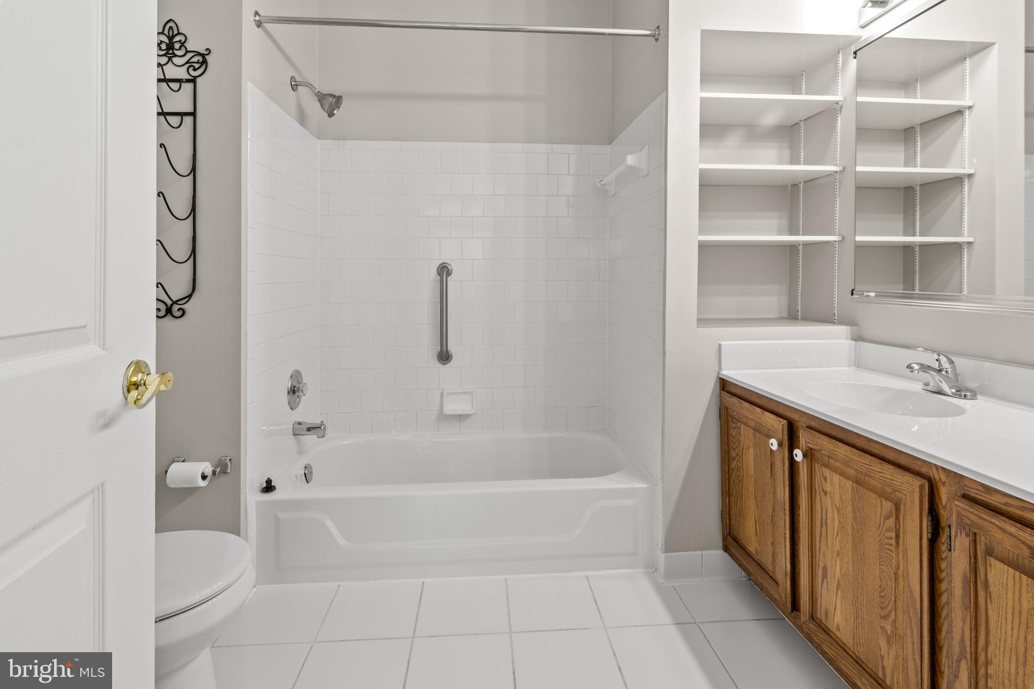 LAUREL WOODS - Residential