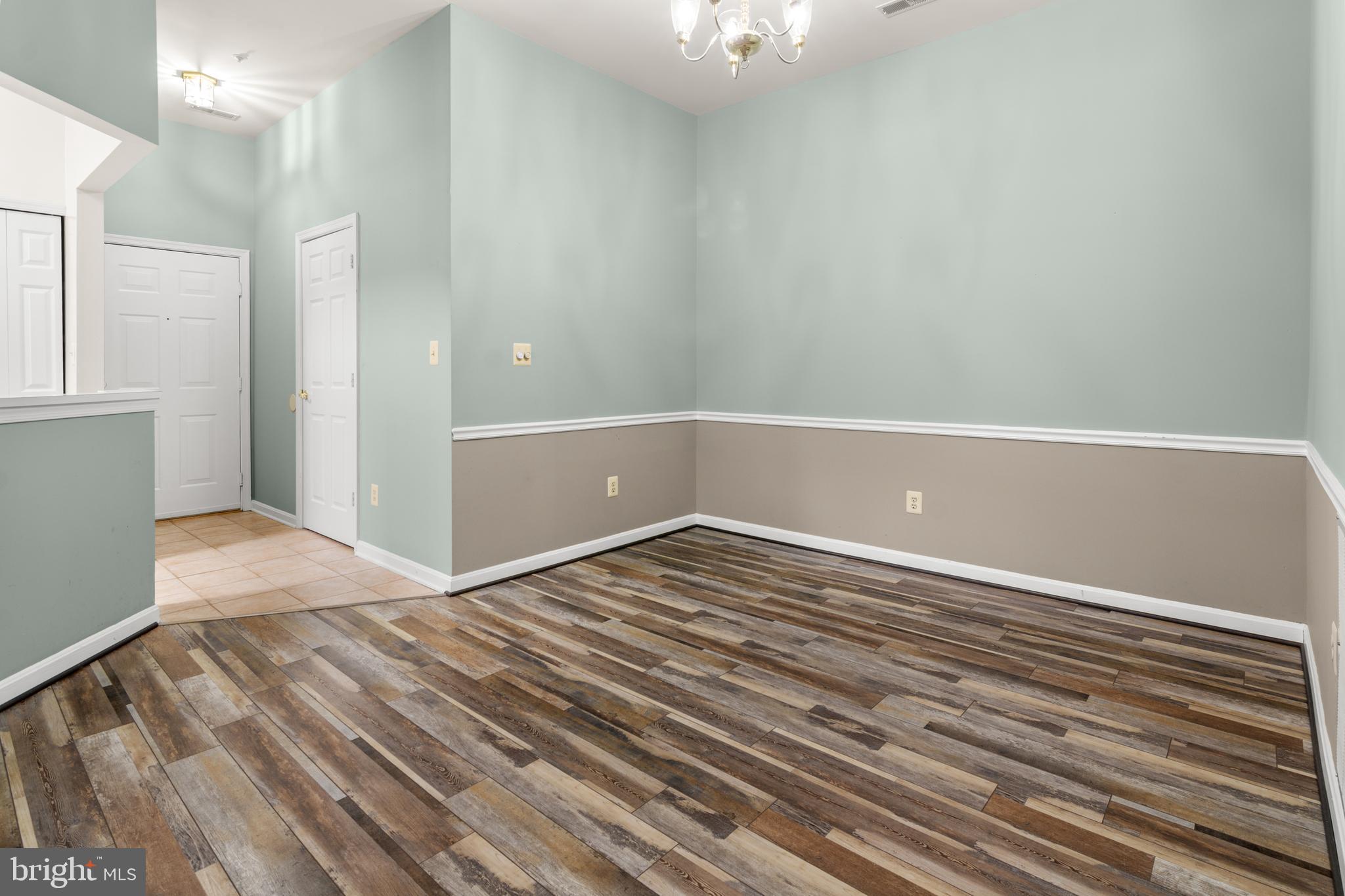 LAUREL WOODS - Residential