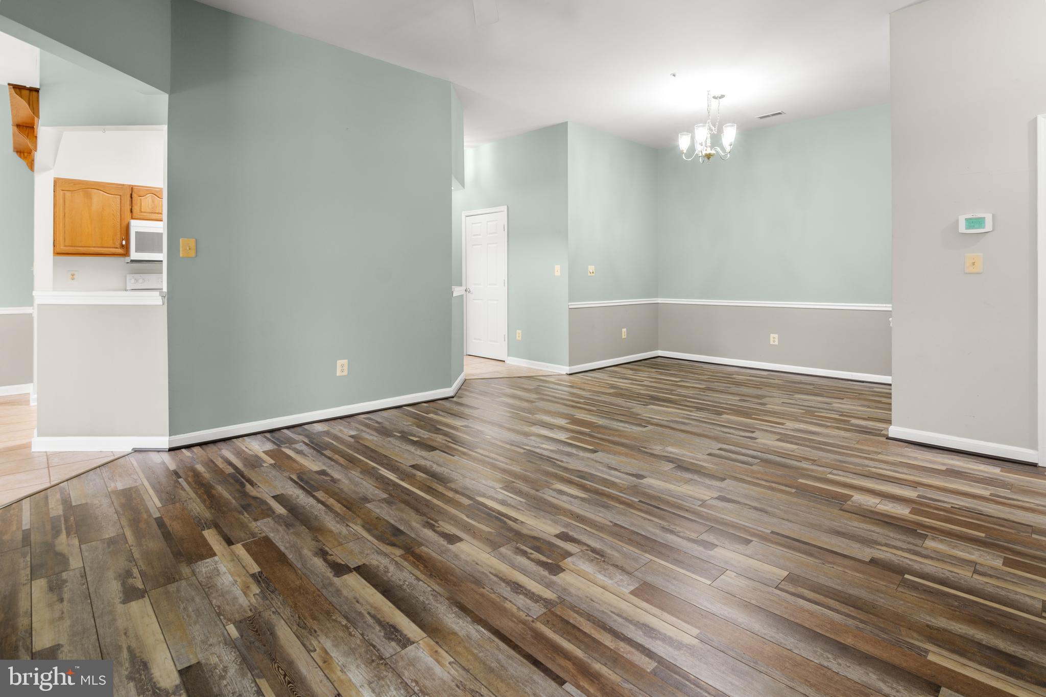 LAUREL WOODS - Residential