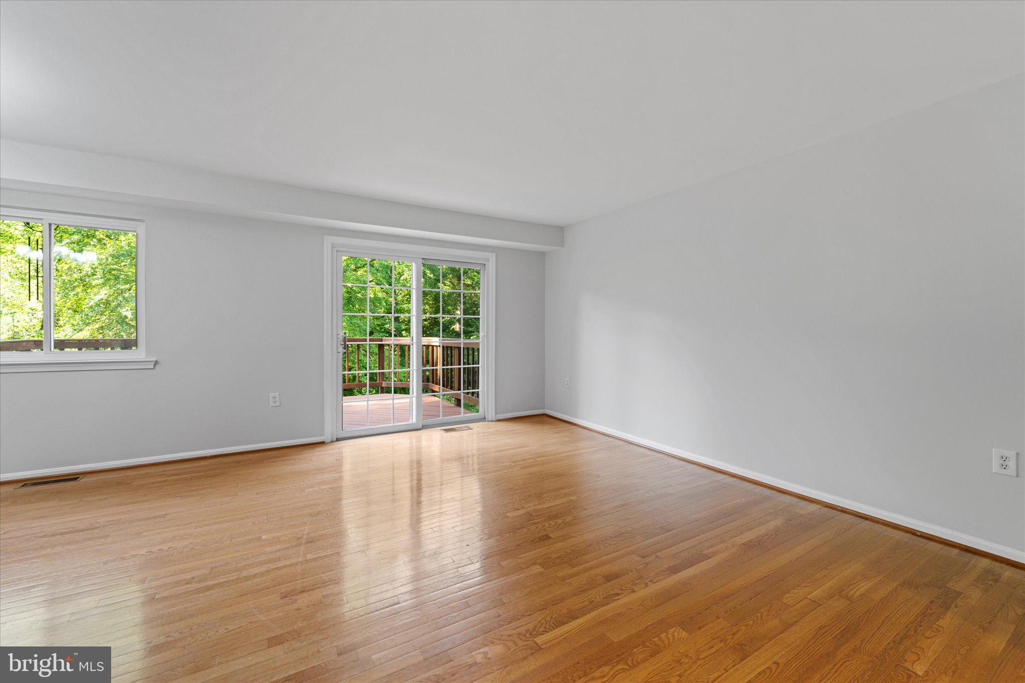 BURKE STATION SQUARE - Residential Lease